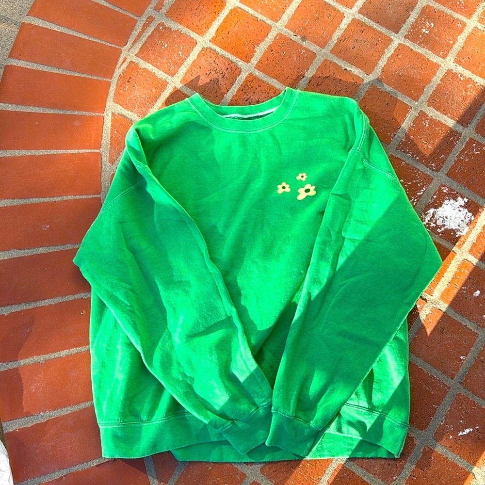 Urban outfitters sweatshirt, used size small medium